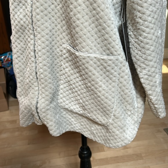 Habitat Large New with Tag Thermal Fleece Jacket, Gray, High/Low - Picture 3 of 7